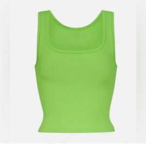 💚NWT green skims tank top 💚